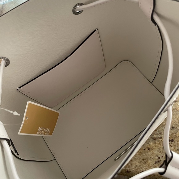 New Mk large bucket bag suri💙 - Picture 5 of 6